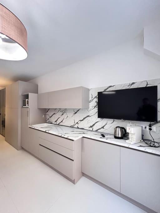 Homeby, Mascarella Patio Apartment Болонья Екстер'єр фото
